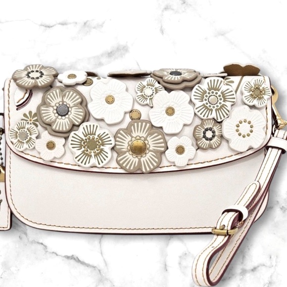 COACH Boutique 1941 Tea Rose Floral Applique Wristlet Clutch Pouch Chalk - Picture 1 of 11